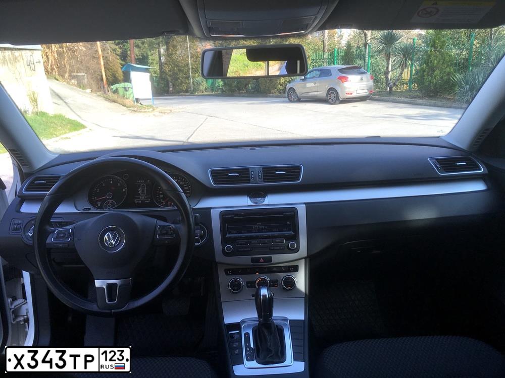 Фото автомобиля VOLKSWAGEN PASSAT, 2012 — госномер Х343ТР123. Цвет: Белый