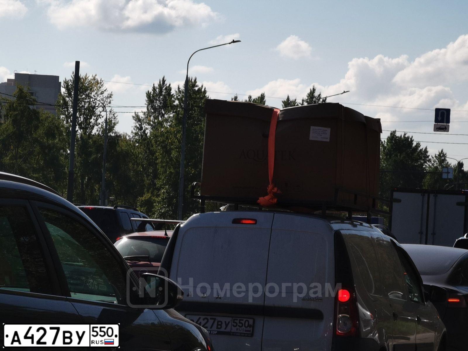 Фото автомобиля SKODA YETI, 2011 — госномер А427ВУ550. Цвет: Белый