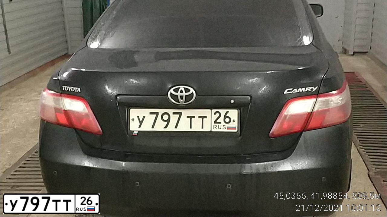Фото автомобиля TOYOTA CAMRY, 2007 — госномер У797ТТ26. Цвет: ЧЕРНЫЙ