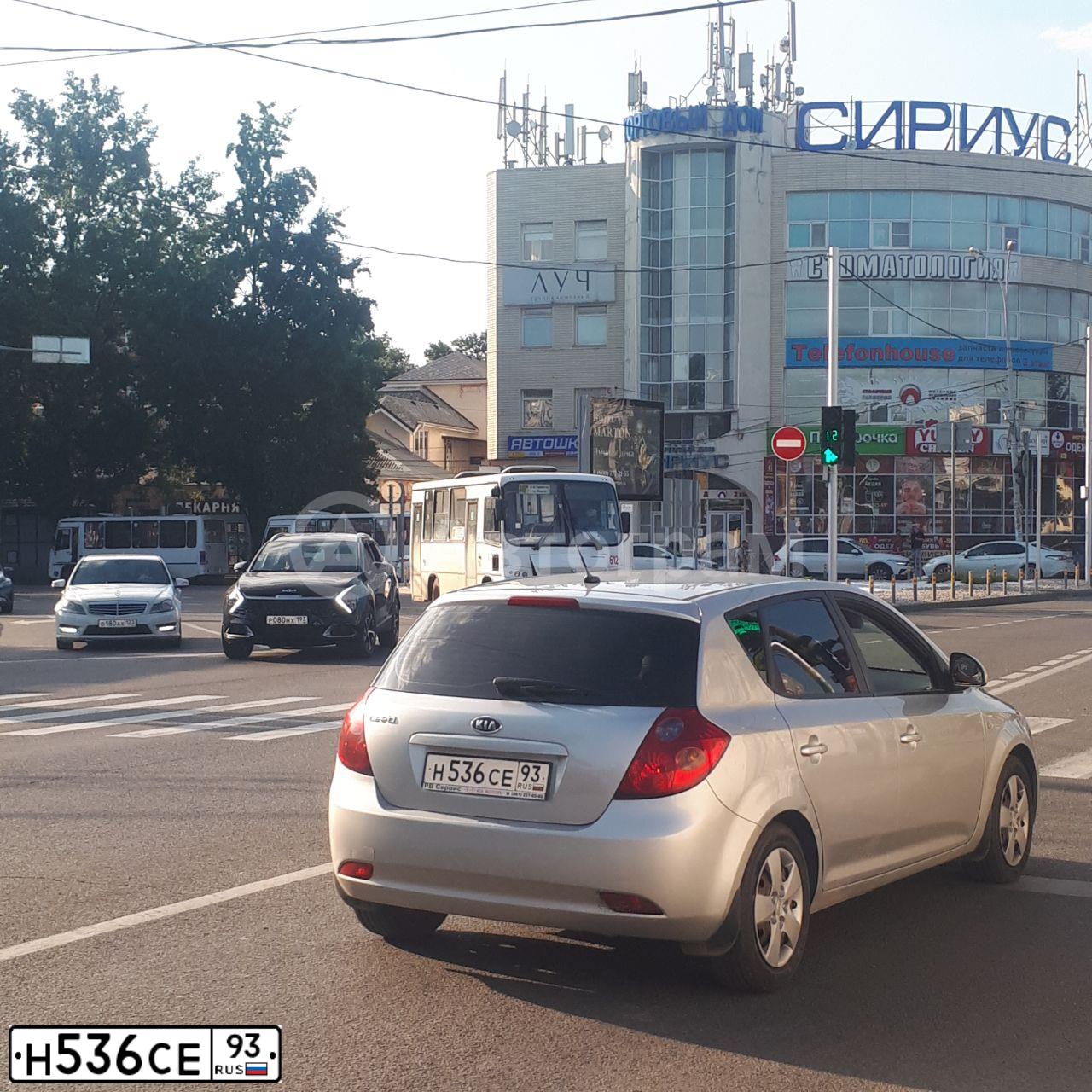Фото автомобиля KIA CEE'D, 2009 — госномер Н536СЕ93. Цвет: ПЕРЛАМУТРОВО-СЕРЕБРИСТЫЙ