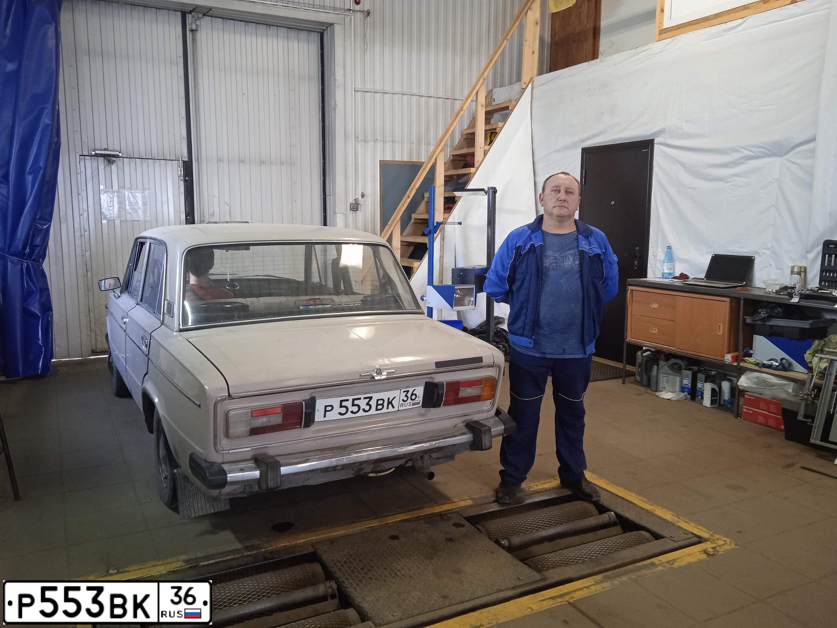 Фото автомобиля LADA 2106, 1989 — госномер А495МВ136. Цвет: БЕЖЕВЫЙ