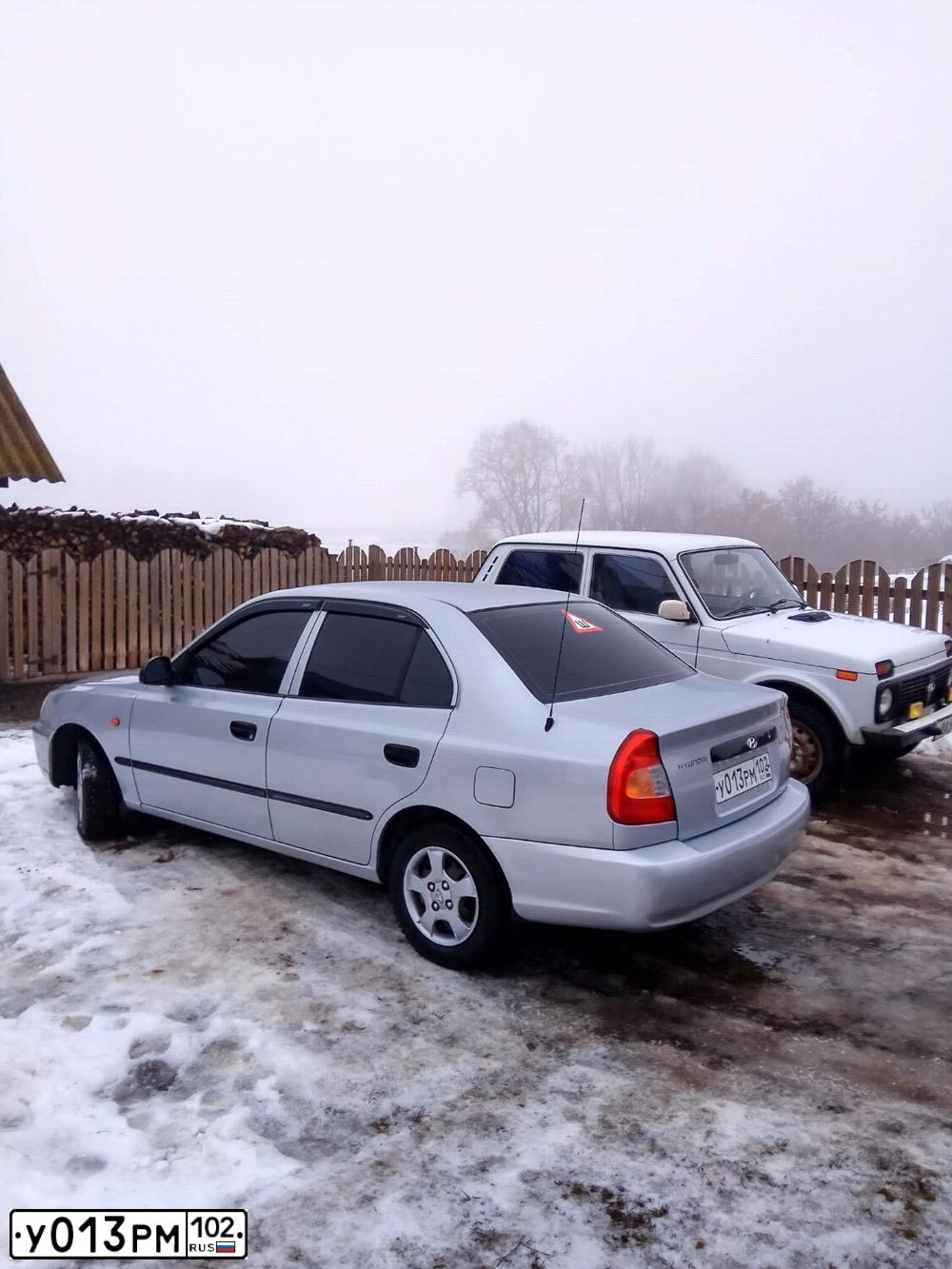Фото автомобиля TAGAZ ACCENT, 2004 — госномер У013РМ102. Цвет: Серебристый
