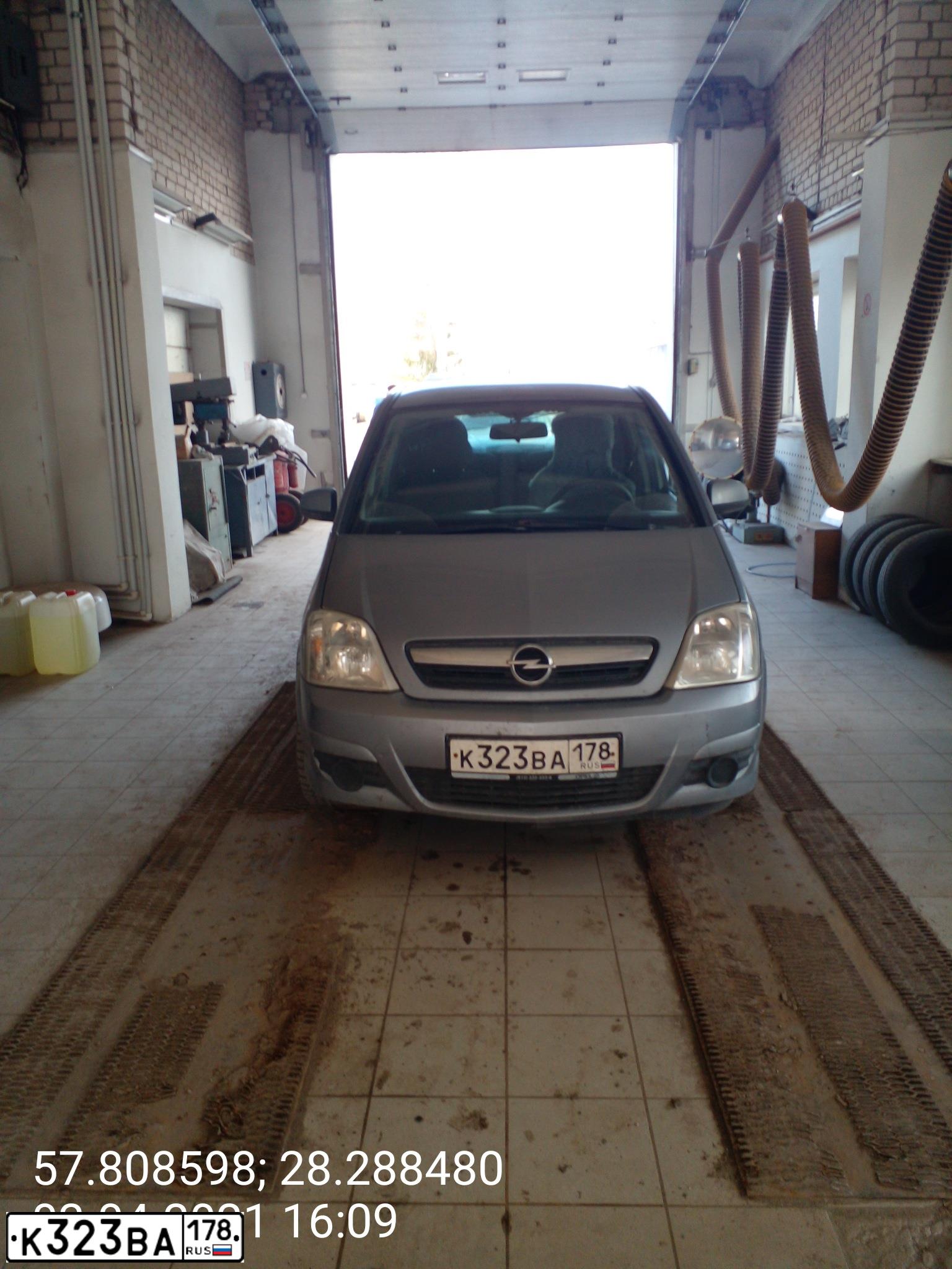 Фото автомобиля OPEL MERIVA, 2008 — госномер К323ВА178. Цвет: СЕРЫЙ