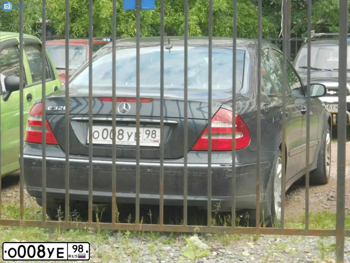 Фото автомобиля VOLKSWAGEN TOUAREG, 2010 — госномер О008ЕТ98. Цвет: ЧЕРНЫЙ