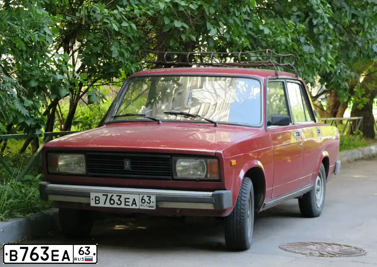 Фото автомобиля LADA 2105, 1995 — госномер Т449АМ977. Цвет: ТЕМНО-КРАСНЫЙ