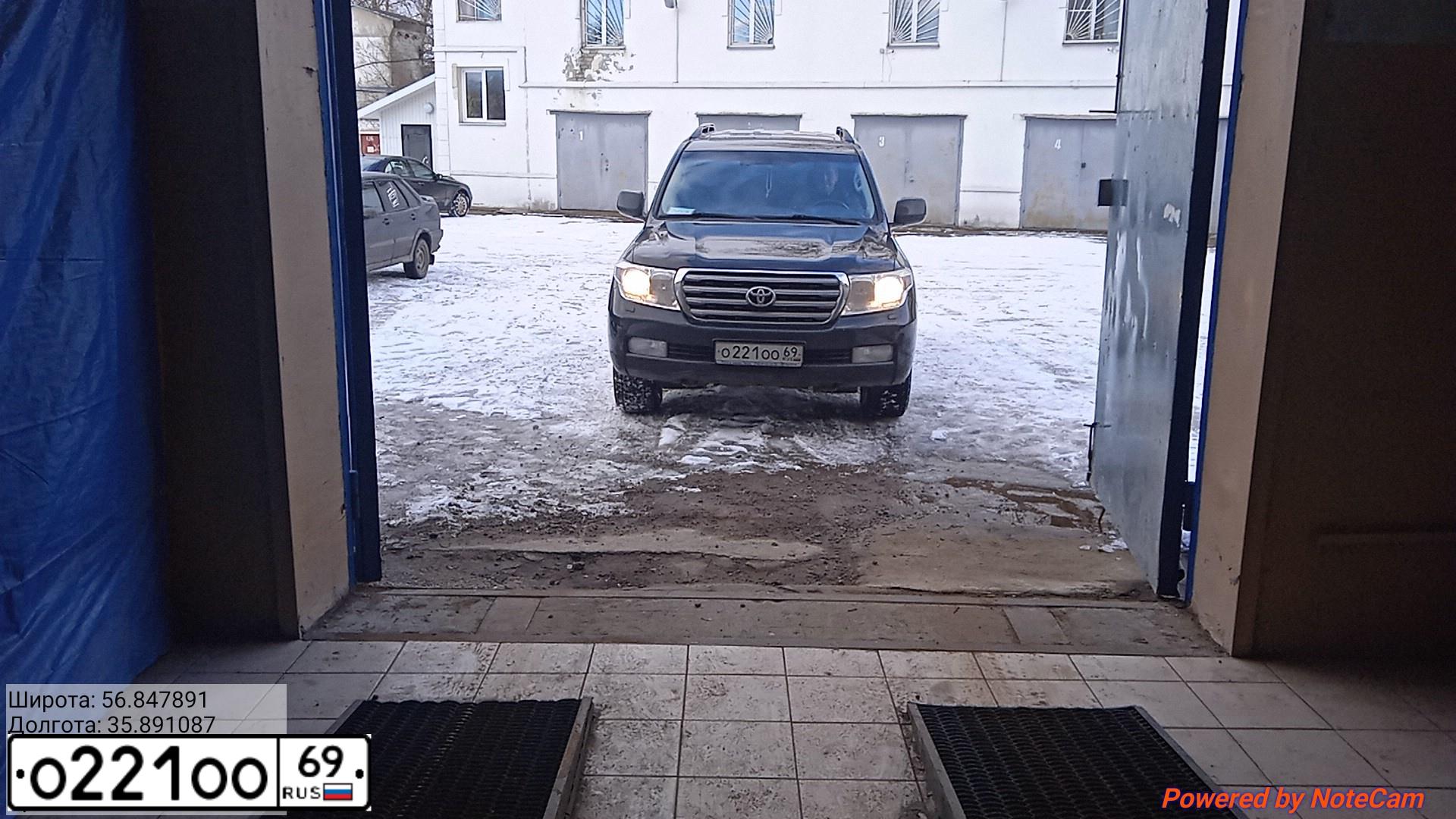 Фото автомобиля FORD D FOCUS, 2008 — госномер О221ОО69. Цвет: ЧЕРНЫЙ