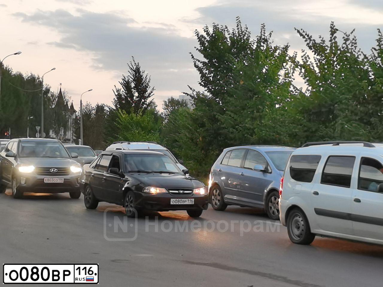Фото автомобиля DAEWOO NEXIA, 2010 — госномер О080ВР116. Цвет: Бледно-Черный