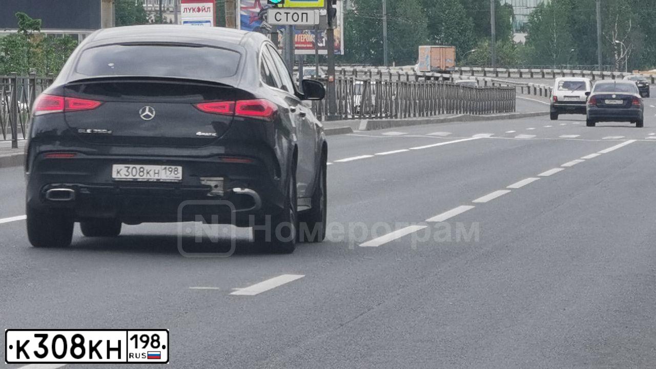 Фото автомобиля MERCEDES GLE-KLASSE, 2020 — госномер К308КН198. Цвет: ЧЕРНЫЙ