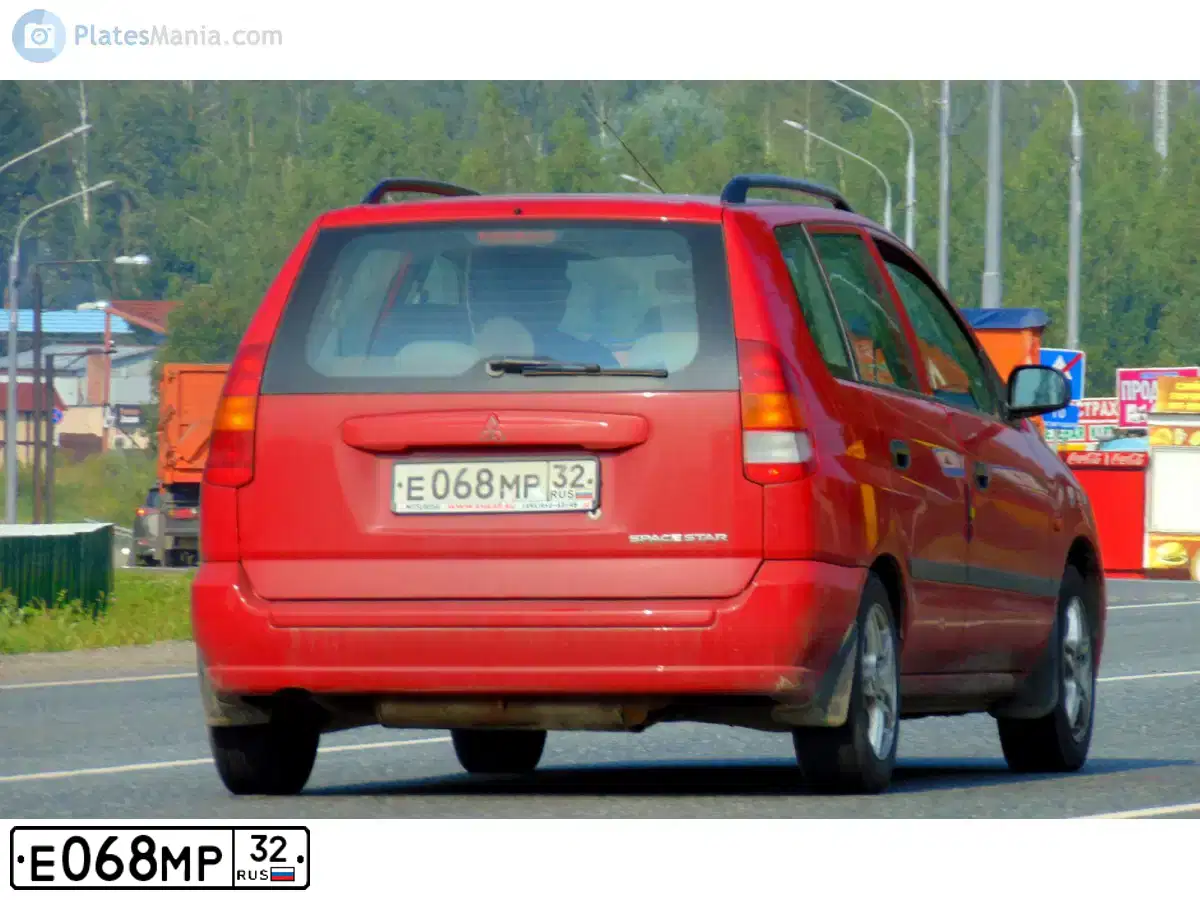 Фото автомобиля MITSUBISHI SPACE STAR, 1999 — госномер К568ОА67. Цвет: Красный