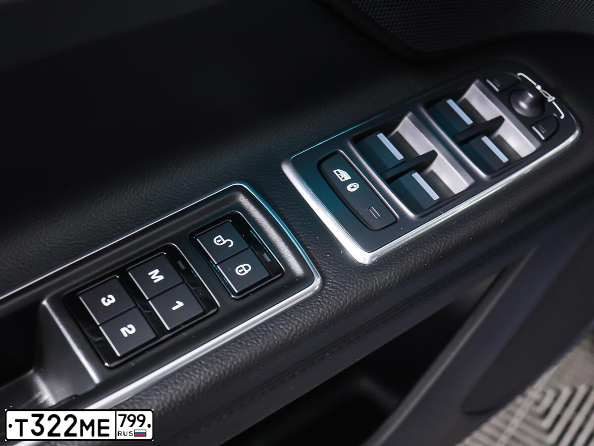 Фото автомобиля JAGUAR XF, 2016 — госномер В418ЕА977