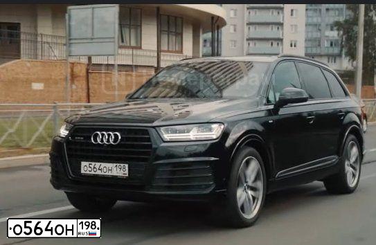 Фото автомобиля AUDI Q7, 2019 — госномер О564ОН198. Цвет: ЧЕРНЫЙ