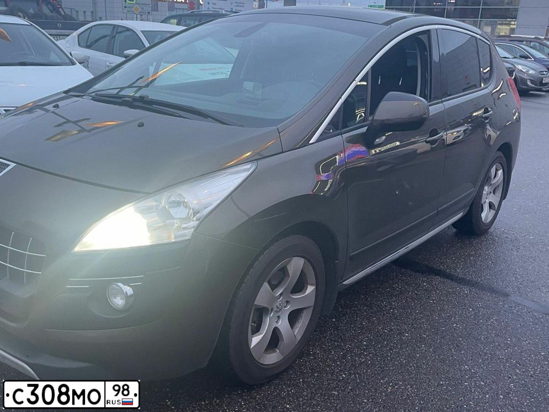 Фото автомобиля PEUGEOT 3008, 2012 — госномер С308МО98. Цвет: КОРИЧНЕВЫЙ