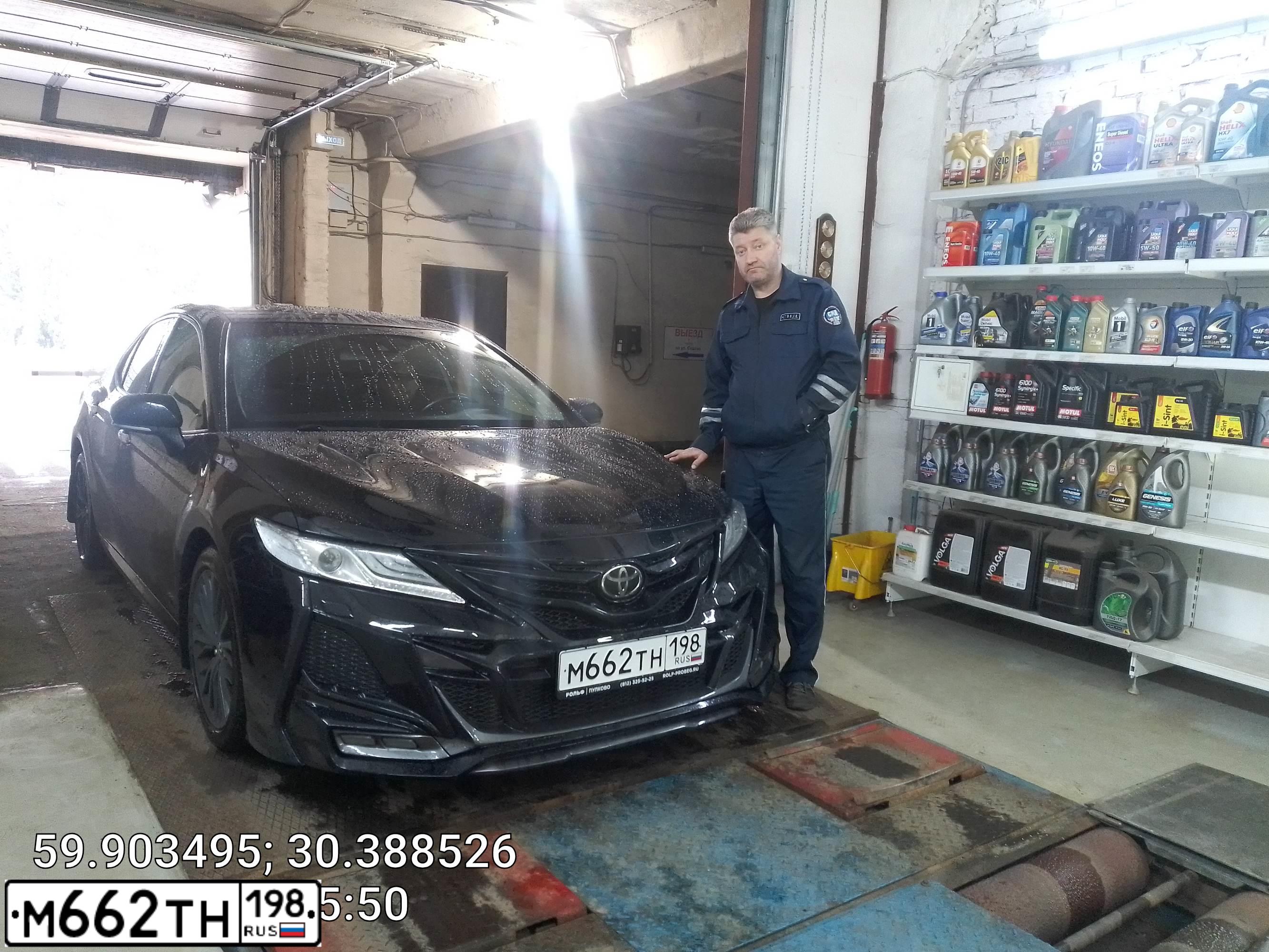 Фото автомобиля TOYOTA CAMRY, 2018 — госномер У999ОС178. Цвет: ЧЕРНЫЙ-МЕТАЛЛИК