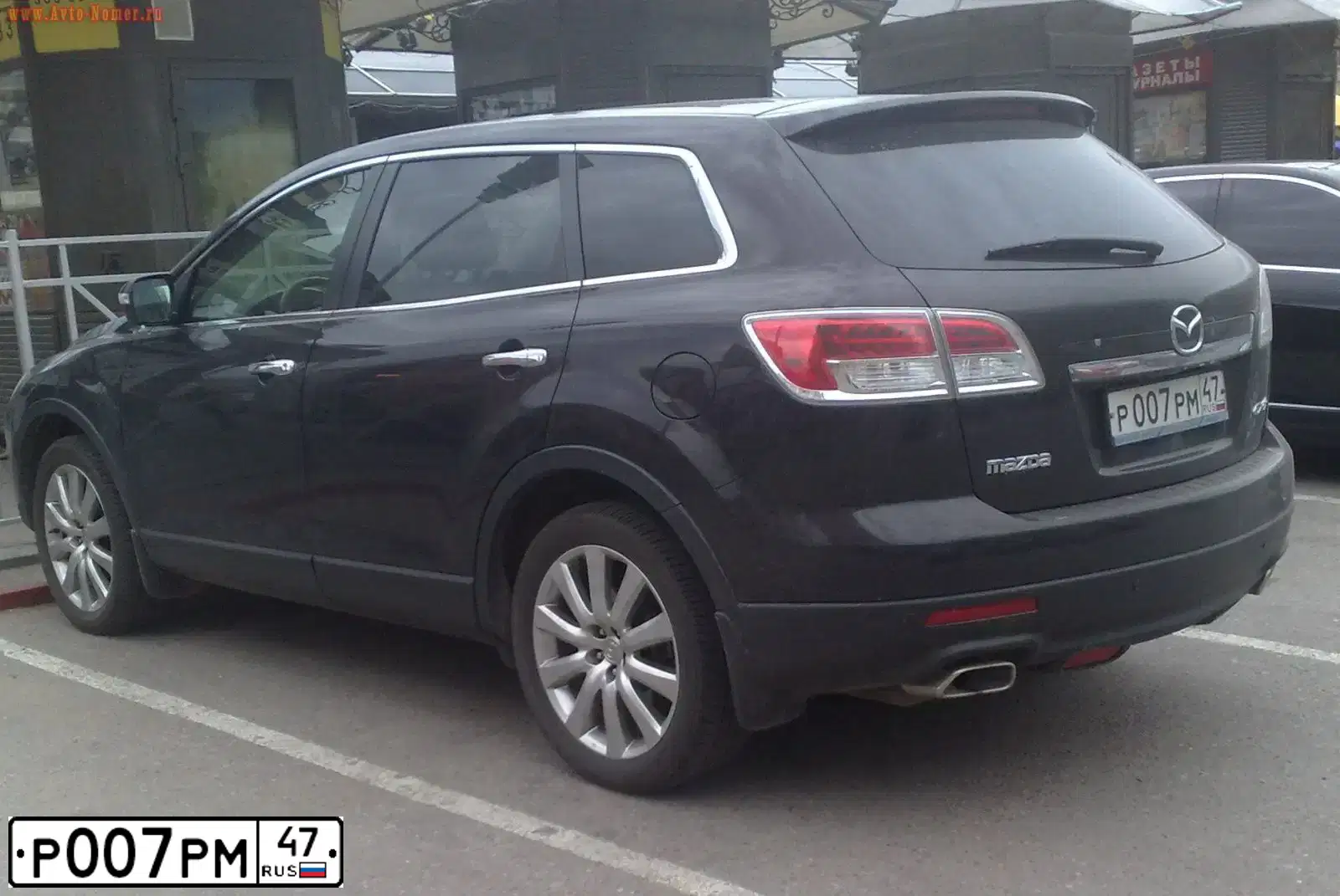 Фото автомобиля INFINITI QX60 /JX/, 2014 — госномер Р443УР198. Цвет: ТЕМНО-БОРДОВЫЙ