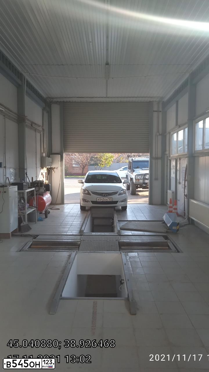 Фото автомобиля HYUNDAI SOLARIS, 2014 — госномер В545ОН123. Цвет: БЕЛЫЙ
