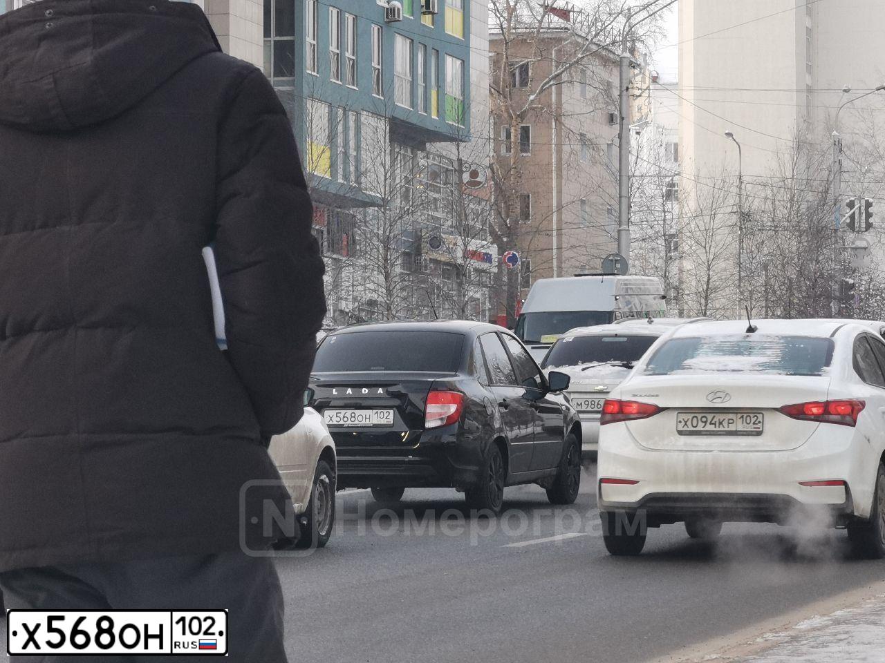 Фото автомобиля LADA 2190 GRANTA, 2018 — госномер Х568ОН102. Цвет: ЧЕРНЫЙ