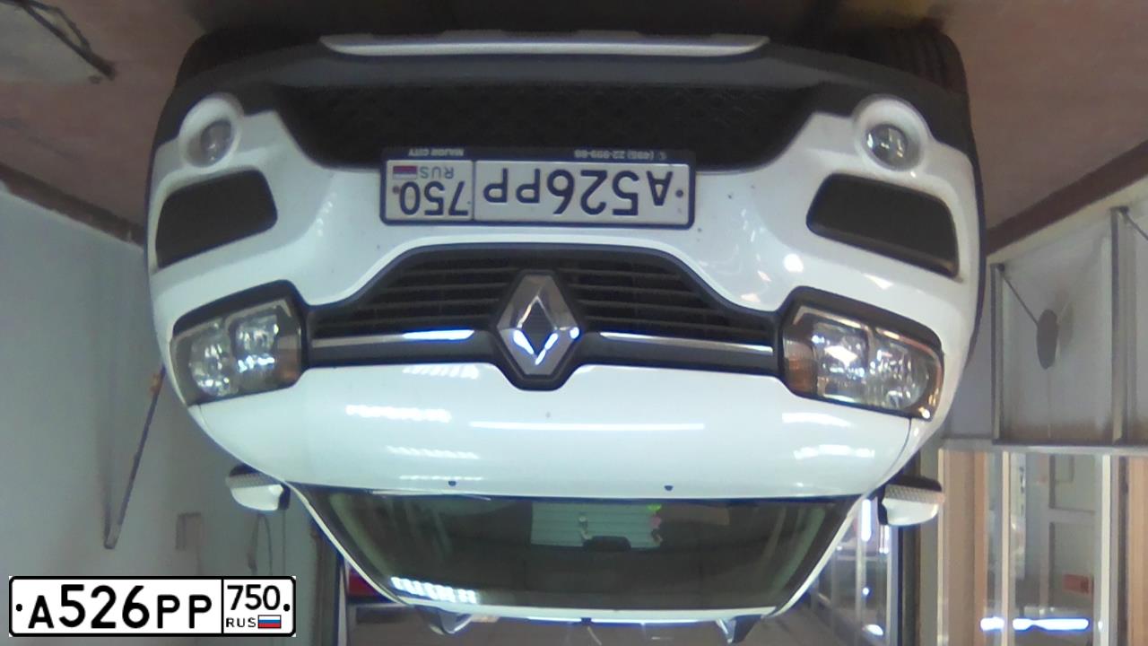 Фото автомобиля RENAULT SANDERO, 2018 — госномер Х998СР799. Цвет: Белый