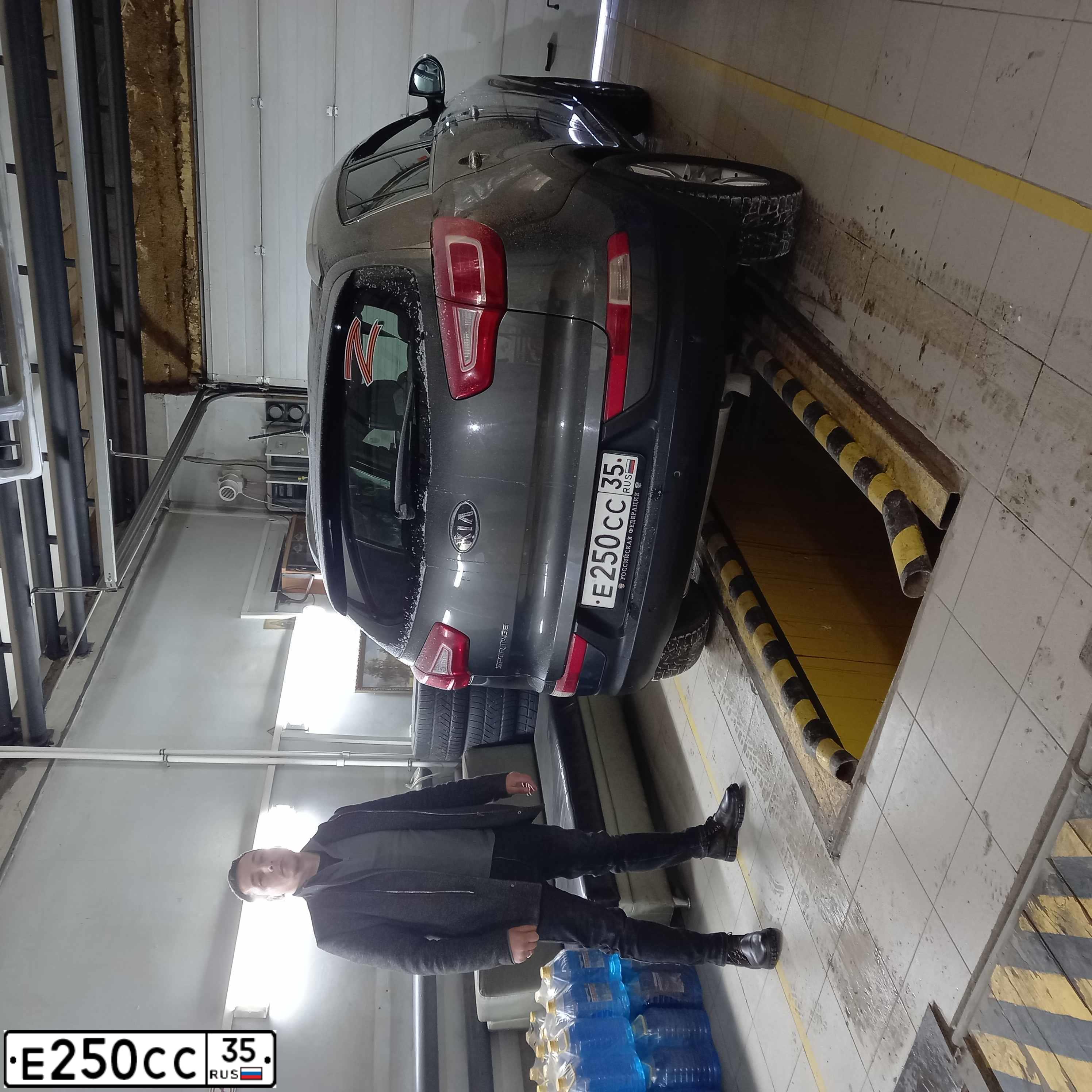 Фото автомобиля KIA SPORTAGE, 2012 — госномер Е250СС35. Цвет: Серебристый