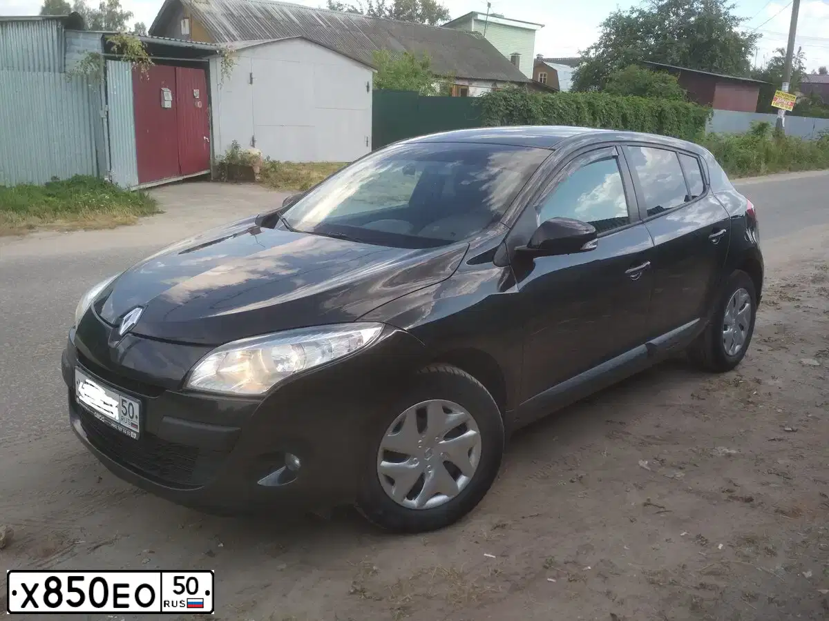 Фото автомобиля LADA 2108 SAMARA, 1996 — госномер Х850ЕО50. Цвет: ЧЕРНЫЙ