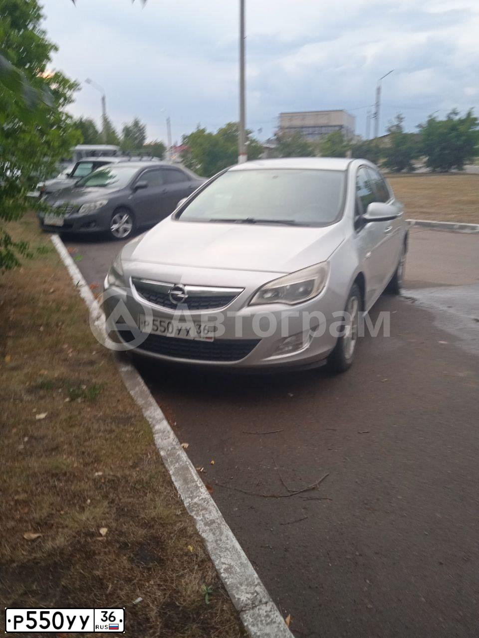 Фото автомобиля VOLKSWAGEN GOLF PLUS, 2010 — госномер Т960ХН36. Цвет: СЕРО-КОРИЧНЕВЫЙ