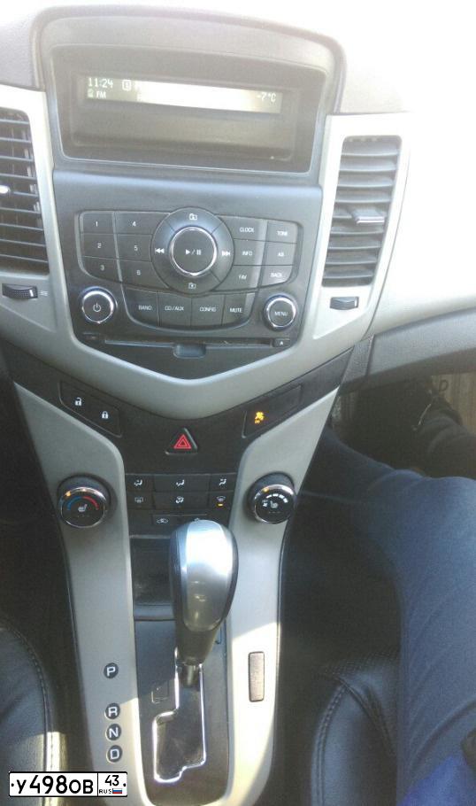 Фото автомобиля CHEVROLET CRUZE, 2012 — госномер У498ОВ43. Цвет: Белый