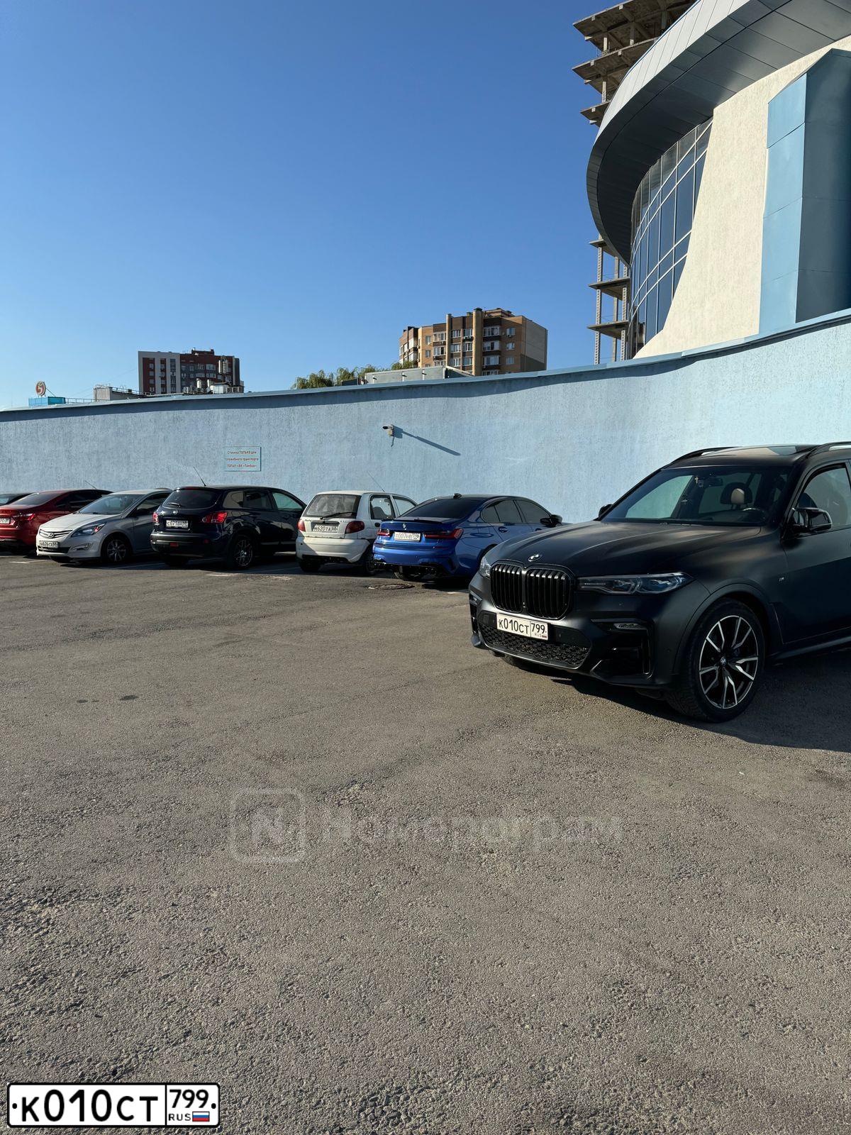 Фото автомобиля BMW X7 XDRIVE30D, 2019 — госномер М342НС35. Цвет: ЧЕРНЫЙ