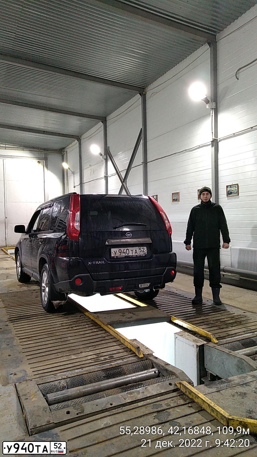 Фото автомобиля NISSAN X-TRAIL, 2013 — госномер Т127ТУ152. Цвет: ЧЕРНЫЙ