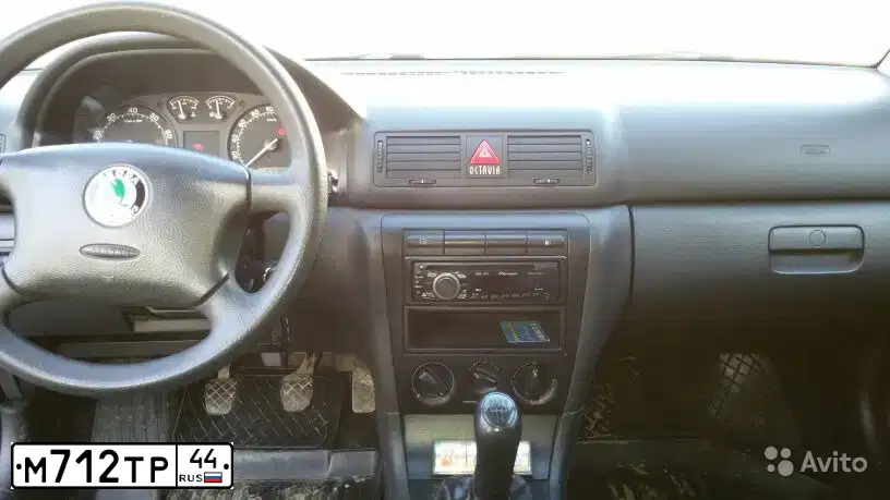 Фото автомобиля SKODA OCTAVIA, 2008 — госномер Х372АН250. Цвет: СЕРЫЙ