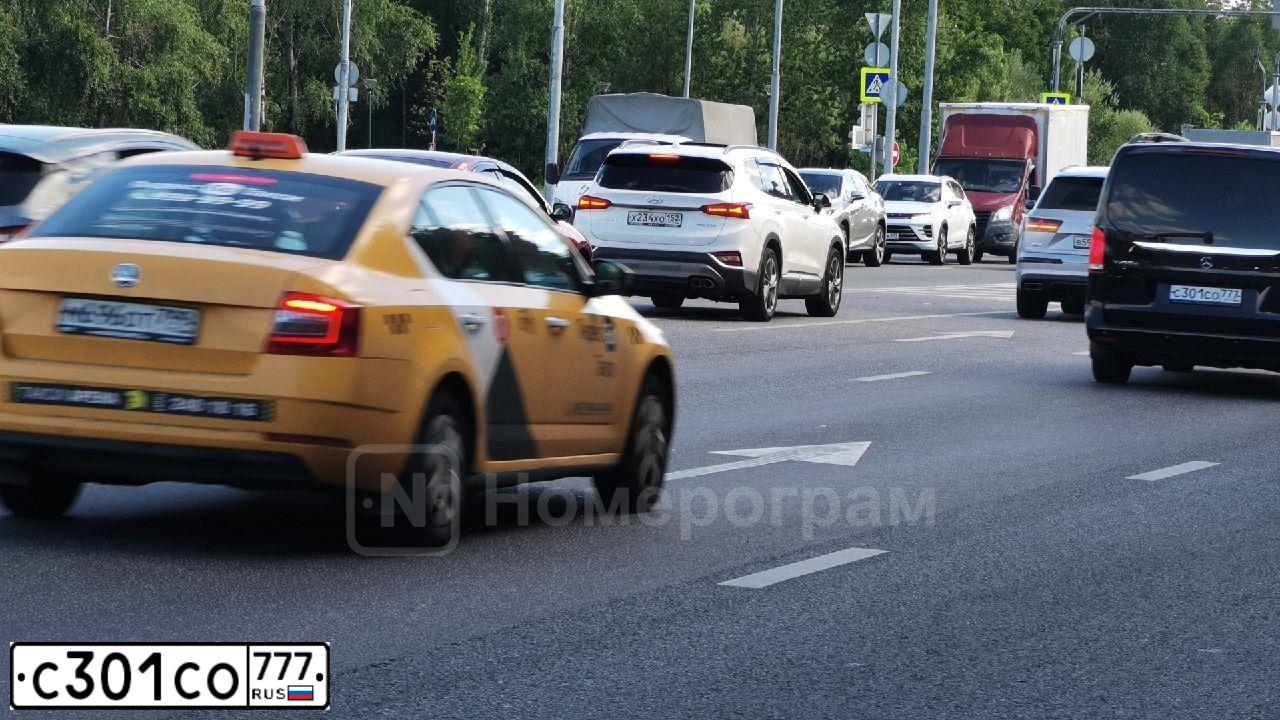 Фото автомобиля MERCEDES V-KLASSE, 2016 — госномер С301СО777. Цвет: ЧЕРНЫЙ