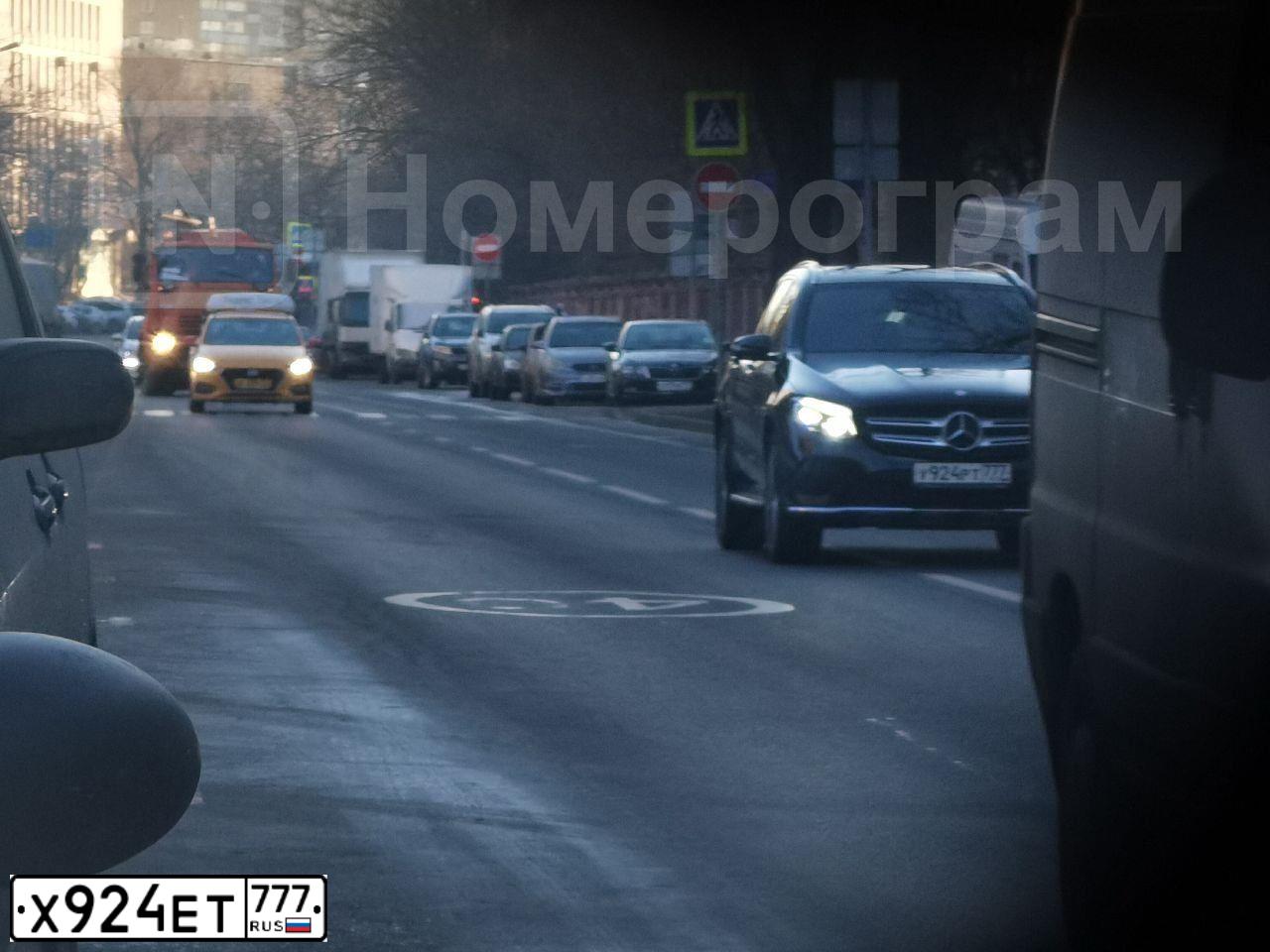 Фото автомобиля FORD FOCUS, 2014 — госномер М886КВ95. Цвет: синий