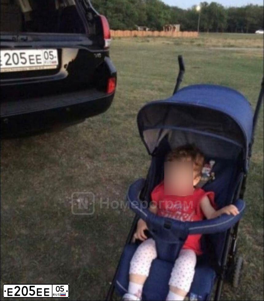 Фото автомобиля AUDI Q7, 2015 — госномер Е205ЕЕ05. Цвет: СЕРЫЙ