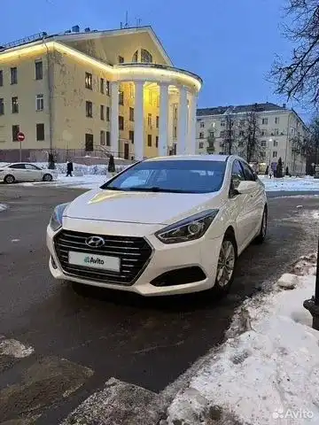 Фото автомобиля HYUNDAI I40, 2015 — госномер О596МЕ790. Цвет: Белый