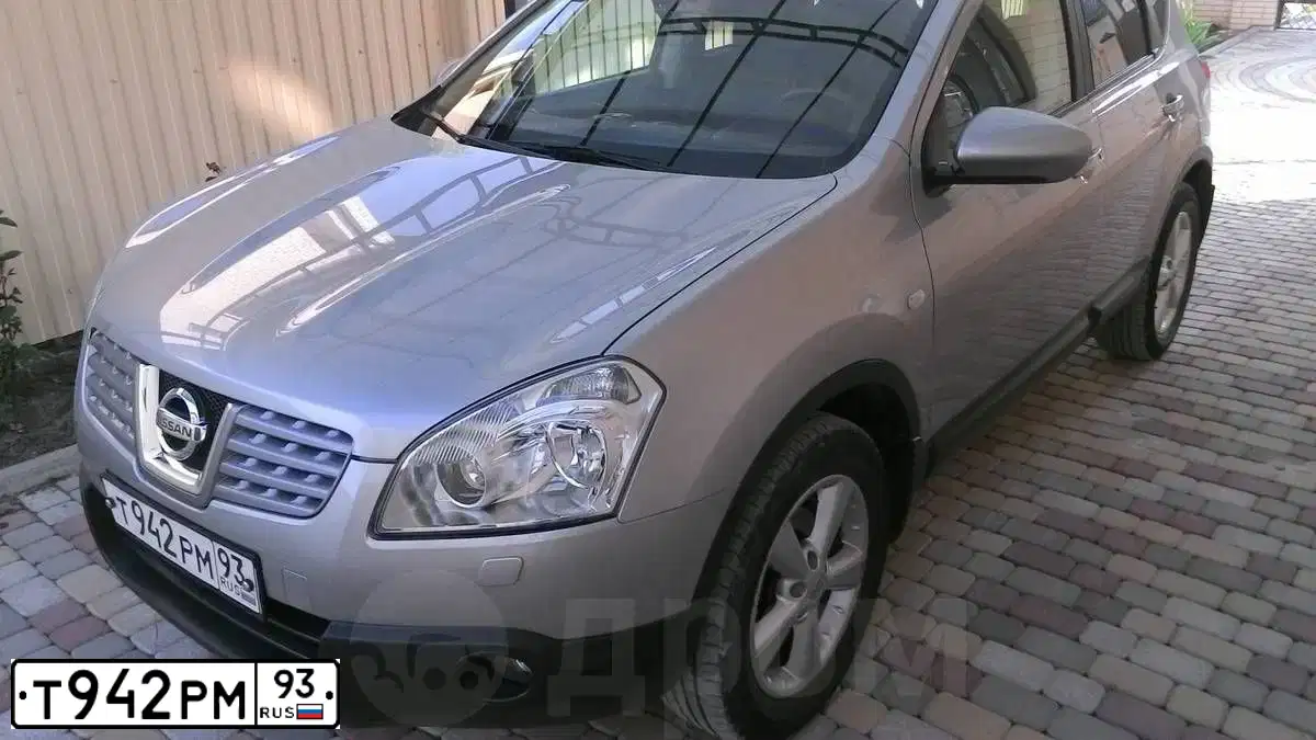 Фото автомобиля NISSAN QASHQAI, 2008 — госномер Т796ЕМ138. Цвет: СЕРЕБРИСТЫЙ