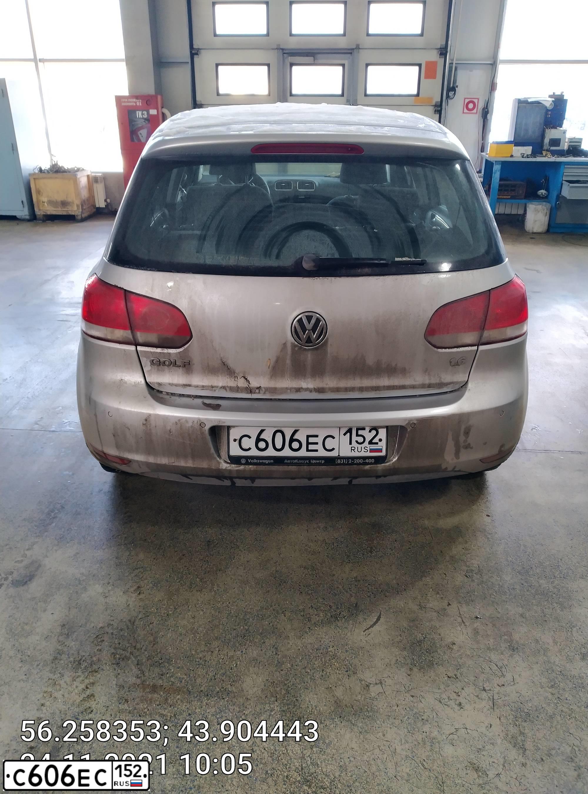 Фото автомобиля VOLKSWAGEN GOLF, 2011 — госномер С606ЕС152. Цвет: СВЕТЛО-СЕРЫЙ