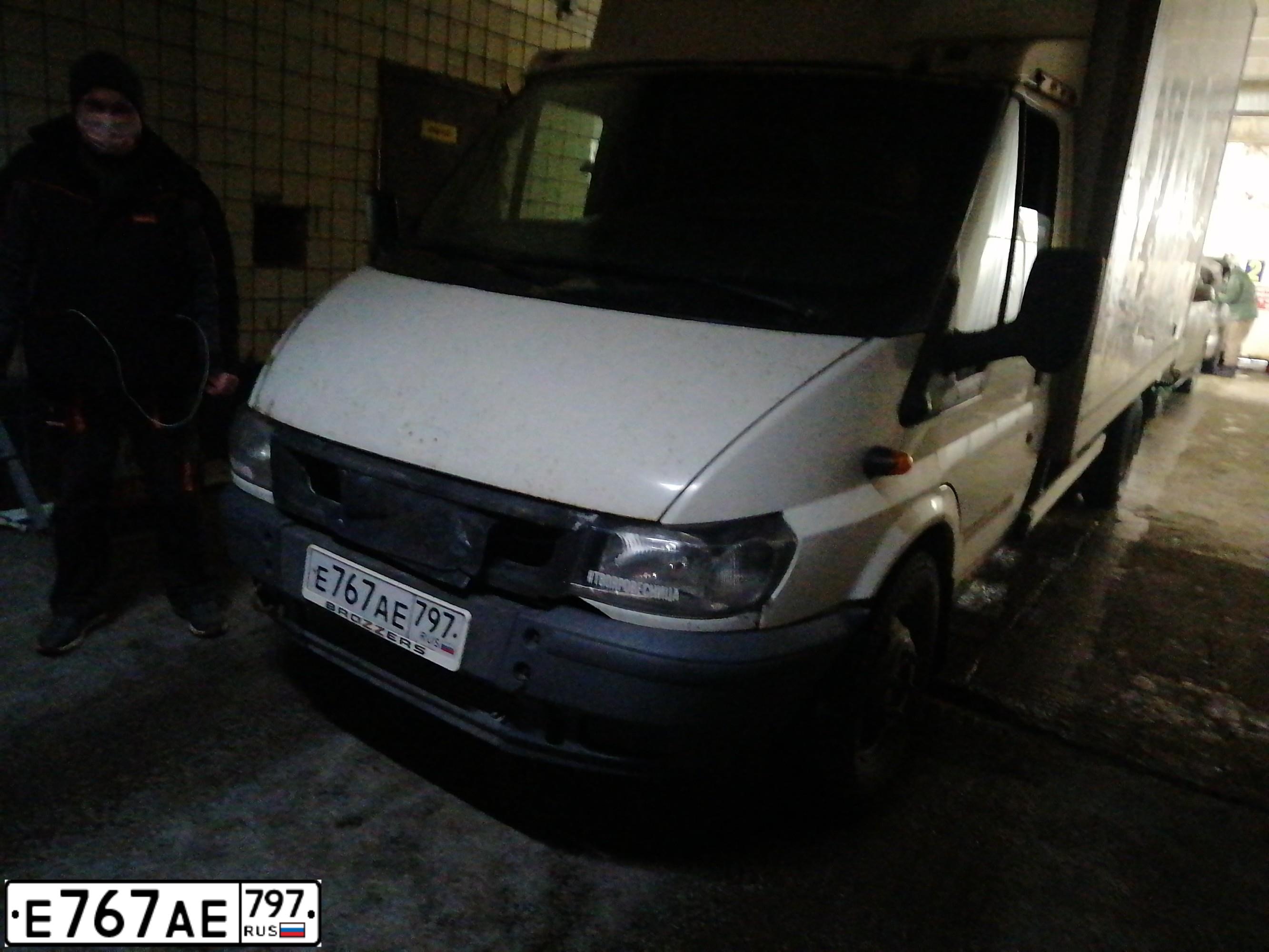 Фото автомобиля FORD TRANSIT, 2005 — госномер К416УМ178. Цвет: БЕЛЫЙ