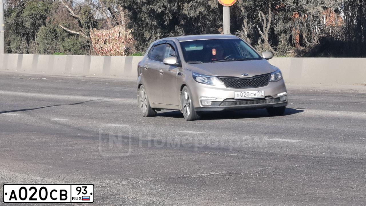 Фото автомобиля LADA 2114 SAMARA, 2007 — госномер М113МЕ134. Цвет: ГРАФИТОВЫЙ МЕТАЛЛИК