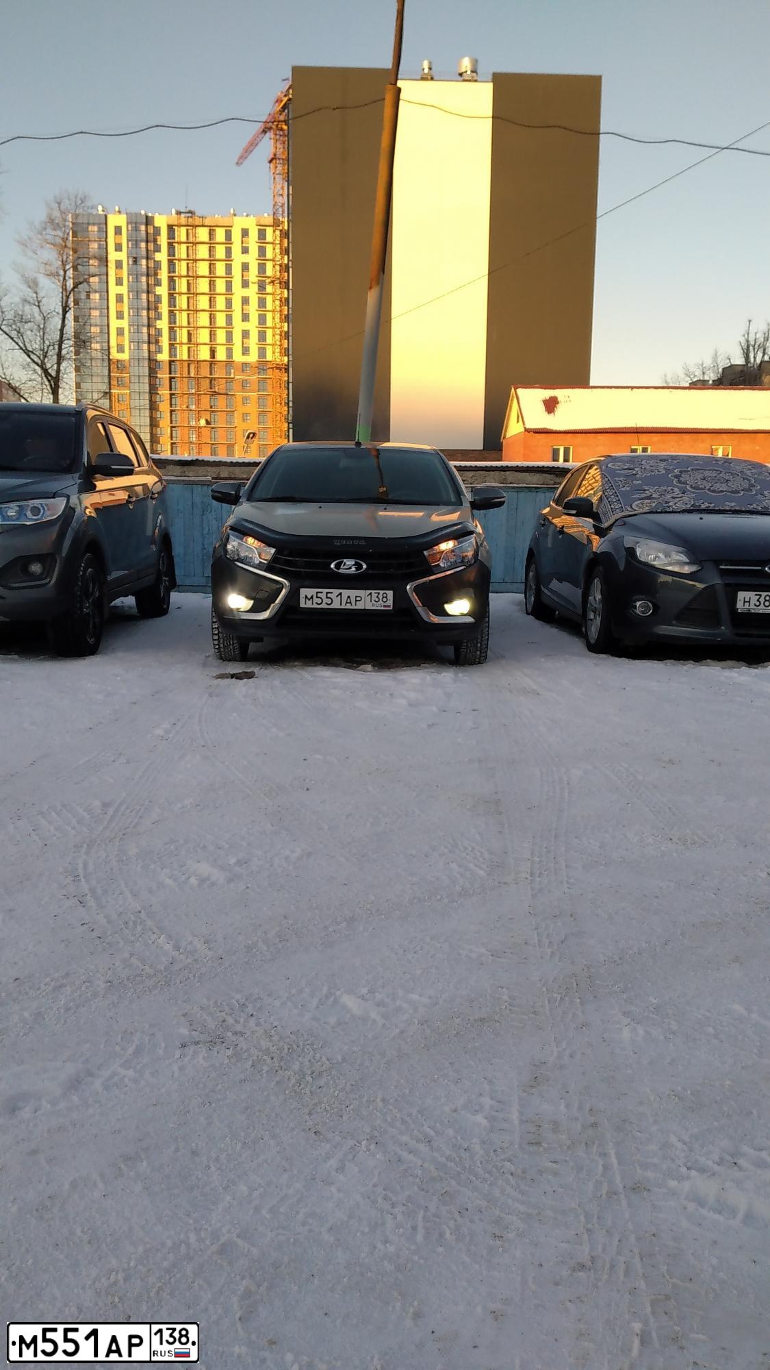 Фото автомобиля LADA VESTA, 2016 — госномер М551АР138. Цвет: СЕРЫЙ