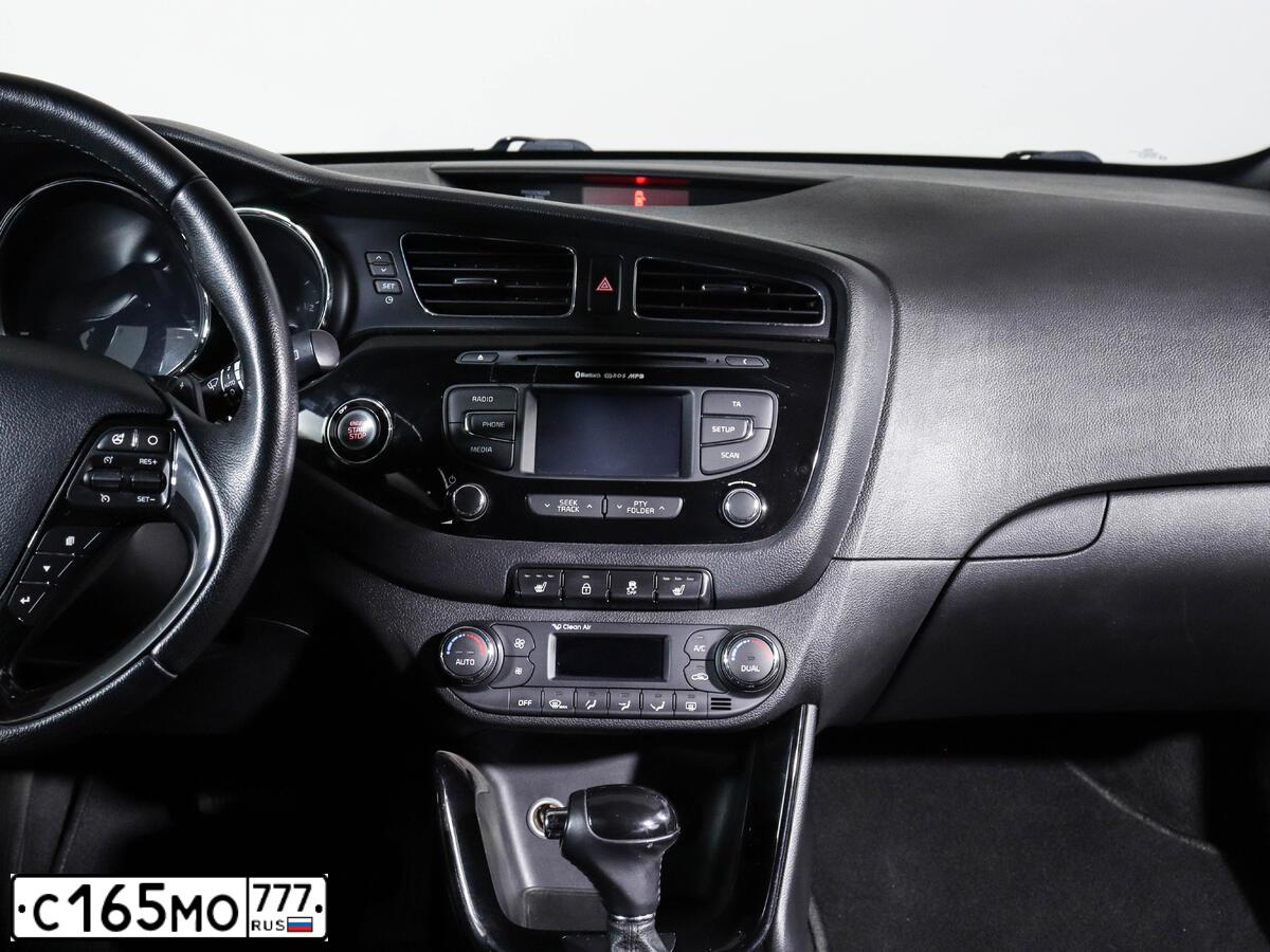 Фото автомобиля KIA CEE'D, 2014 — госномер С445ХЕ799. Цвет: Красный