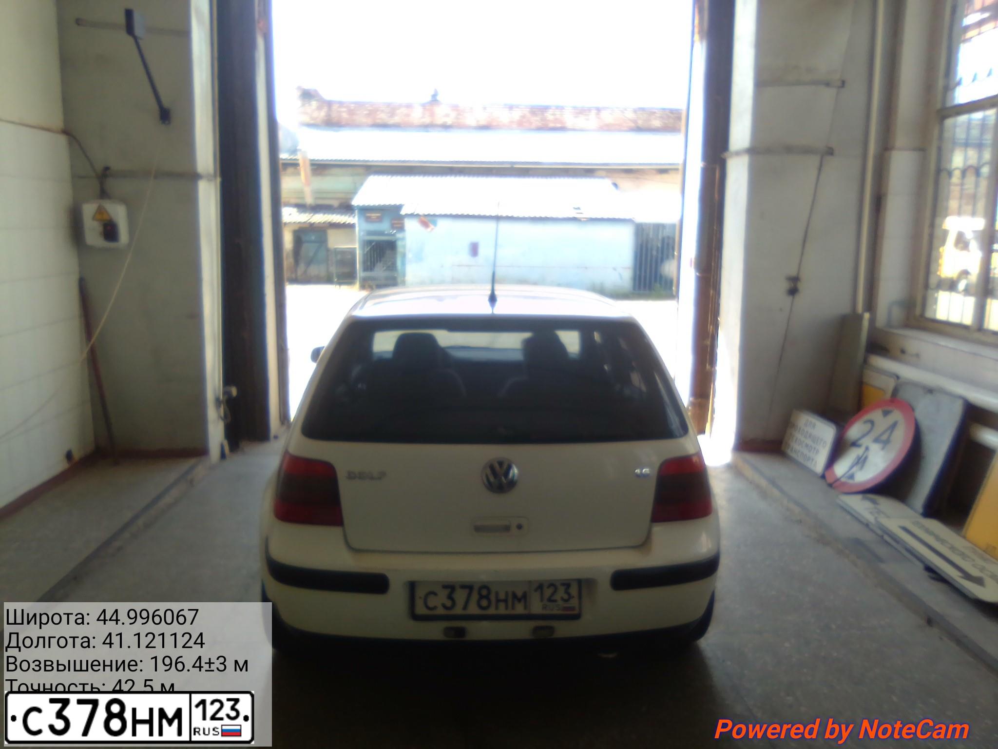 Фото автомобиля VOLKSWAGEN GOLF, 1999 — госномер С378НМ123. Цвет: Белый