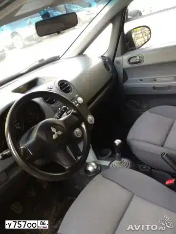 Фото автомобиля MITSUBISHI COLT, 2004 — госномер О538УУ716. Цвет: Красный