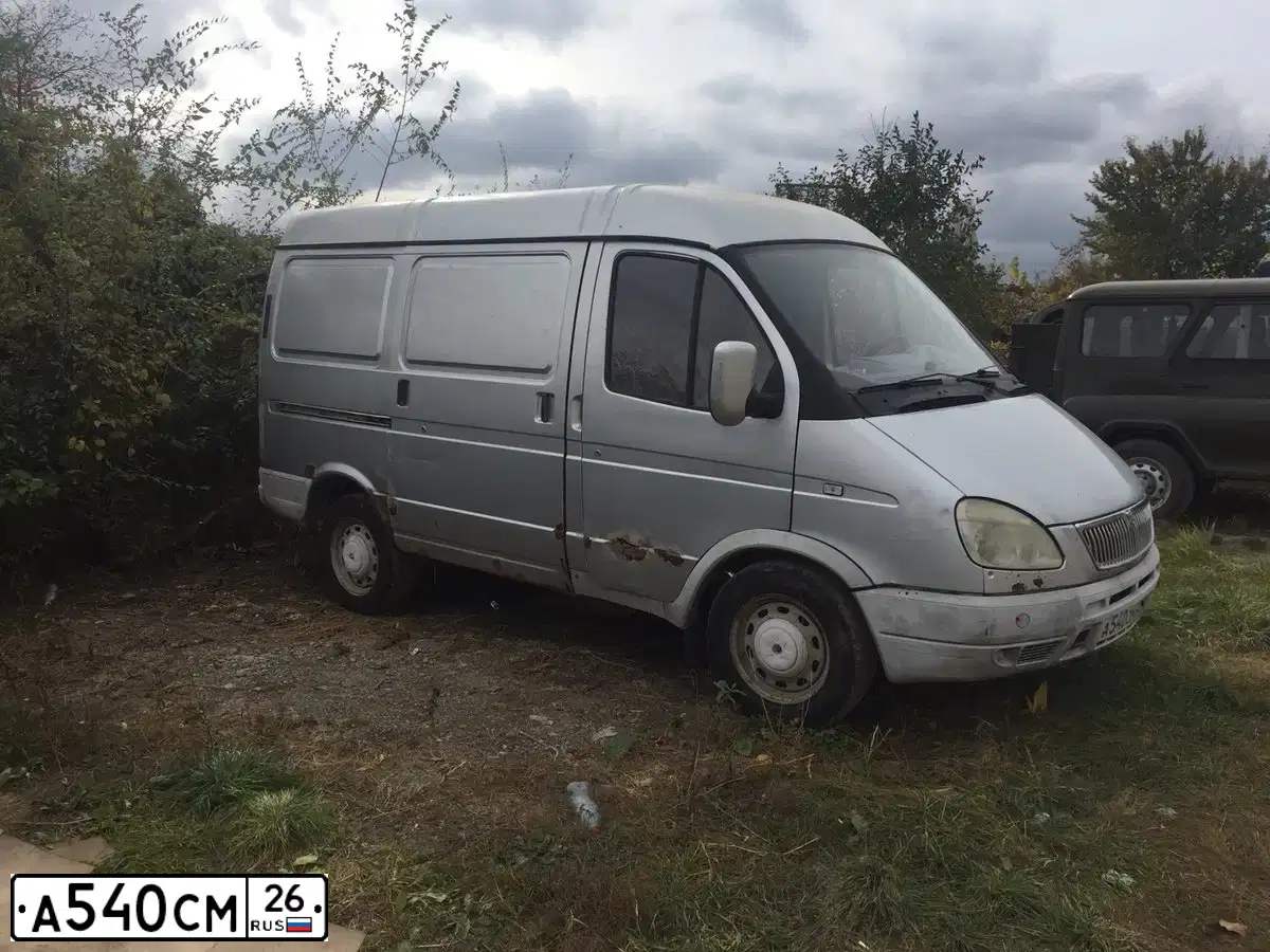 Фото автомобиля GAZ Z 2752 SOBOL, 2006 — госномер А540СМ26. Цвет: БУРАН