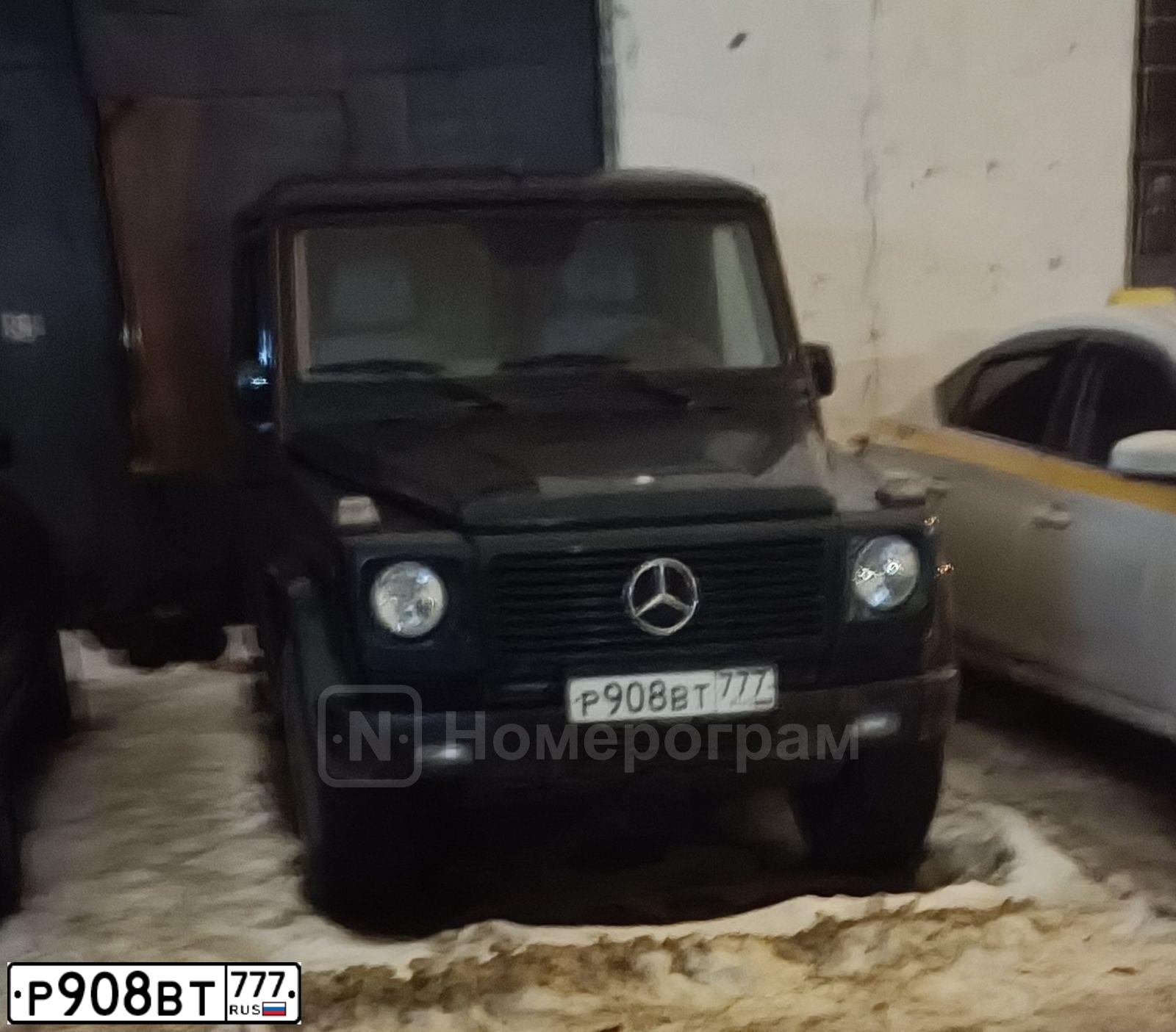Фото автомобиля MERCEDES G-KLASSE, 2004 — госномер М777ОН99. Цвет: ЗЕЛЕНЫЙ