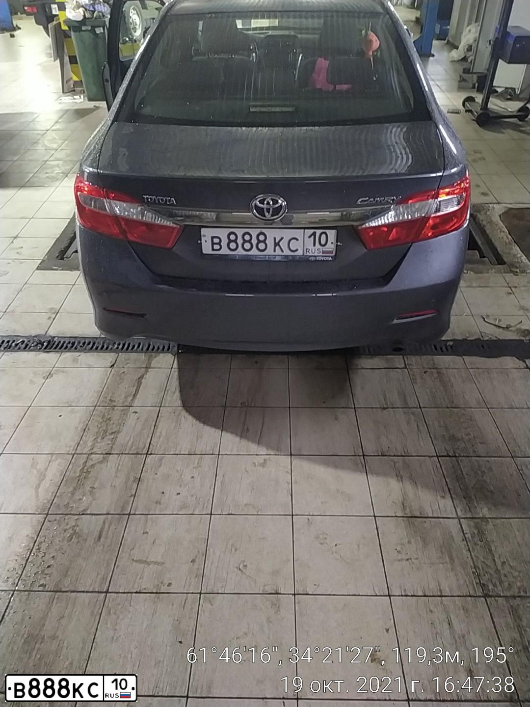 Фото автомобиля TOYOTA CAMRY, 2014 — госномер В888КС10