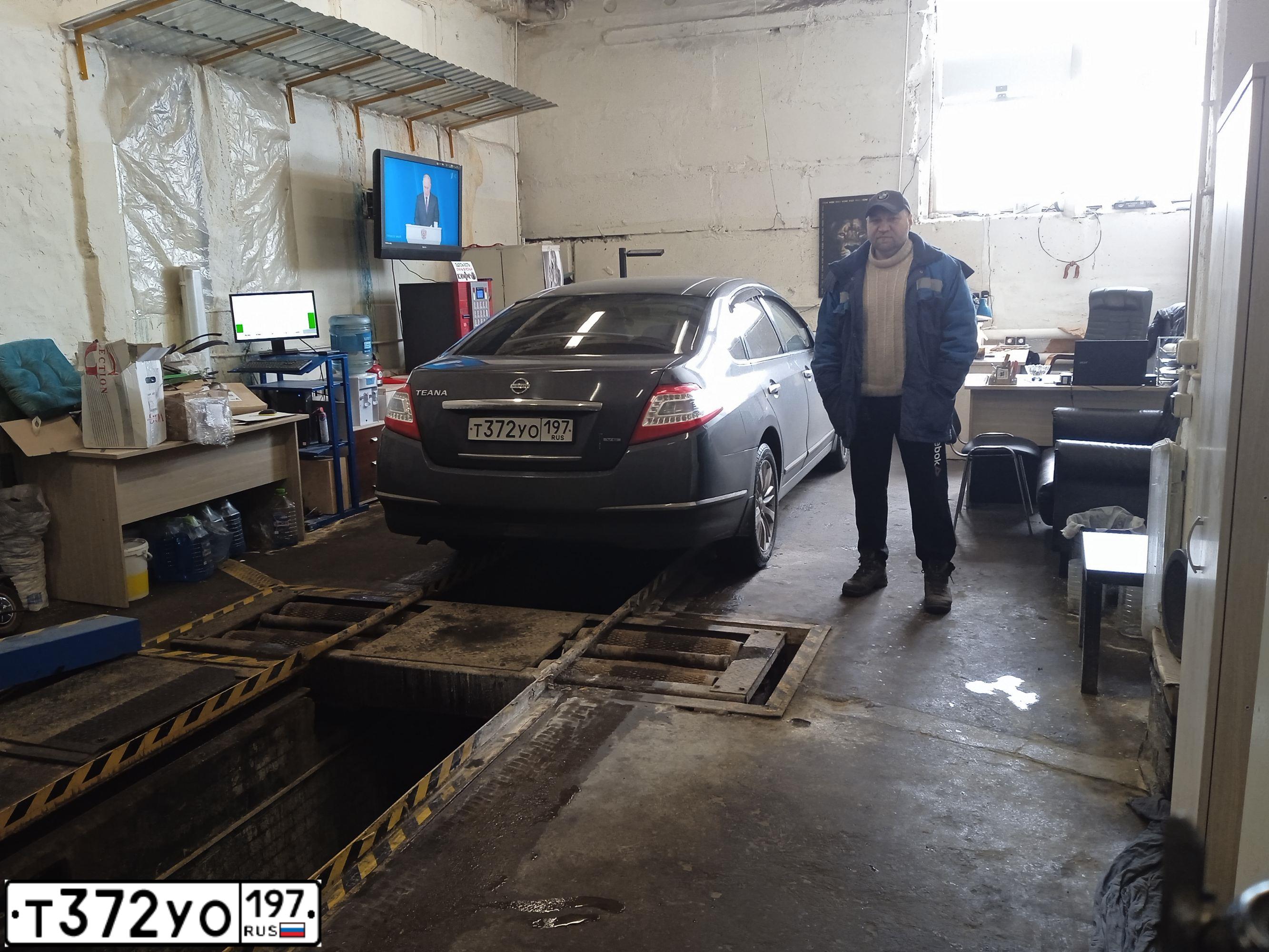 Фото автомобиля NISSAN TEANA, 2012 — госномер Т372УО197. Цвет: СЕРЫЙ