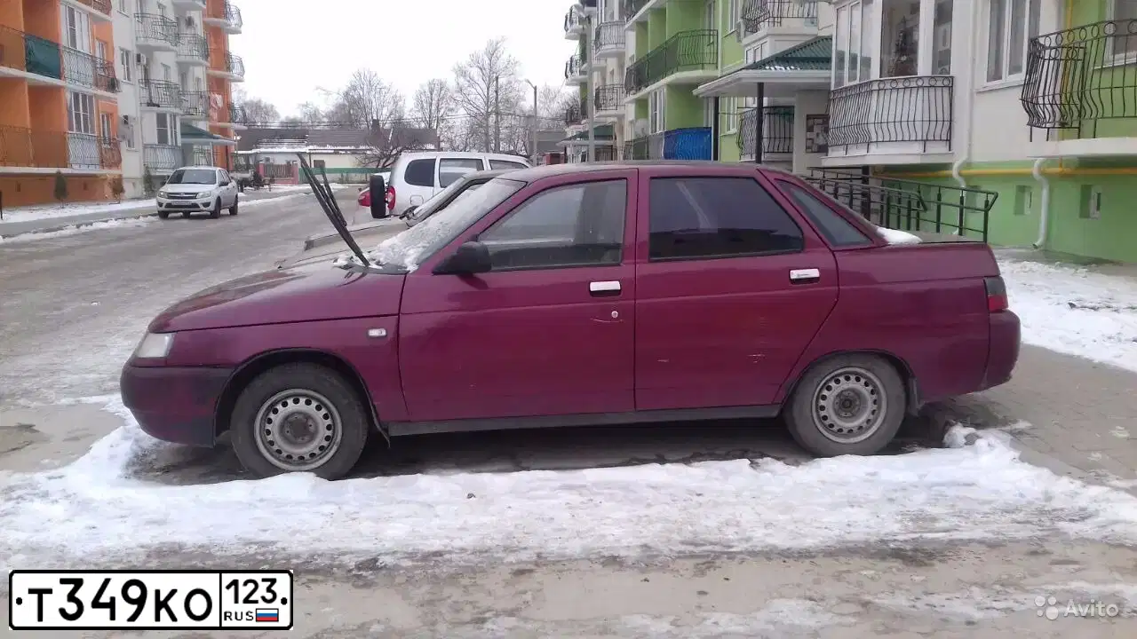 Фото автомобиля LADA 2110, 2000 — госномер Т349КО123. Цвет: СЕРЕБРИСТЫЙ ТЕМНО-КРАСНЫЙ
