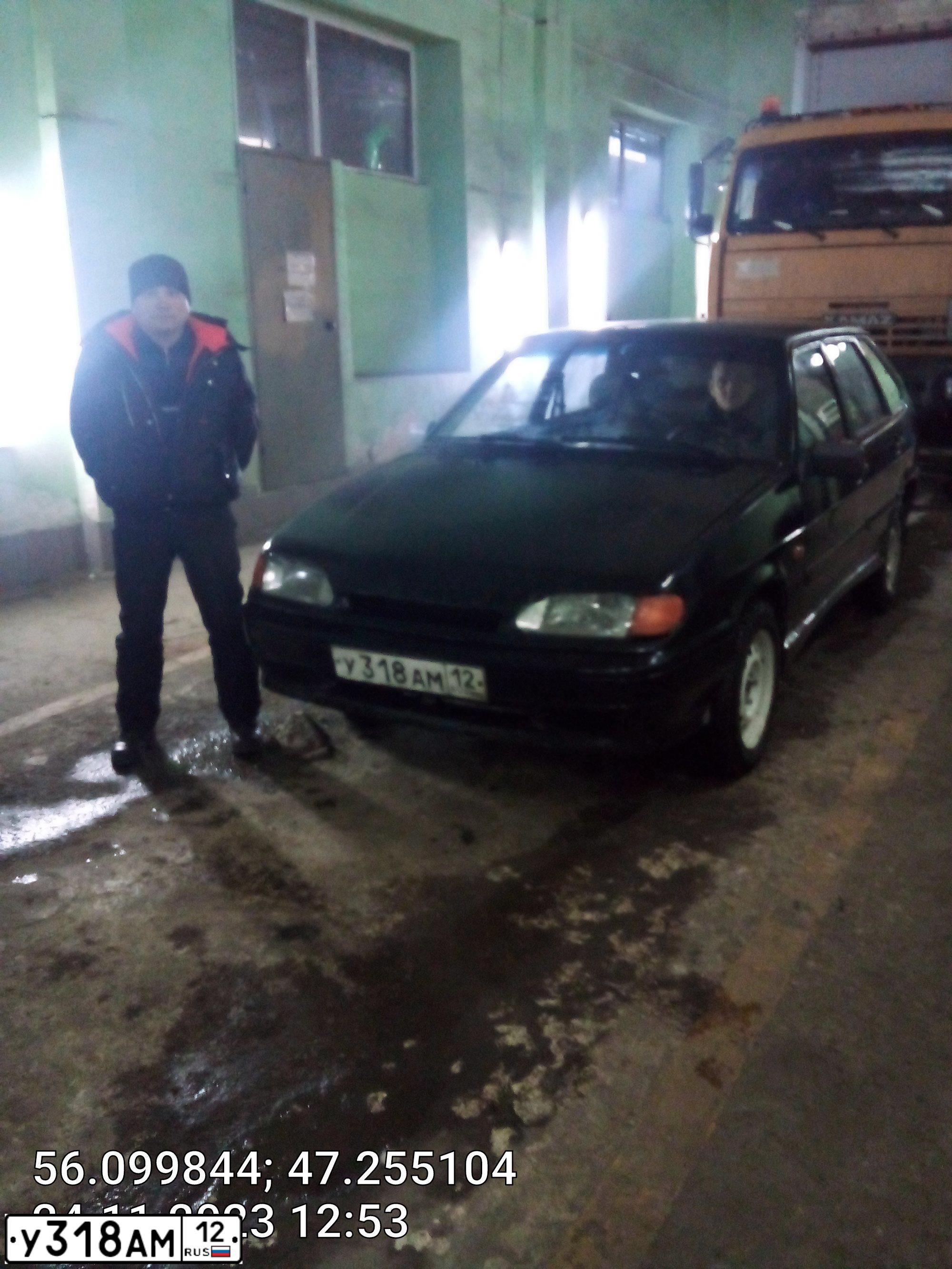 Фото автомобиля LADA 2114 SAMARA, 2011 — госномер У318АМ12. Цвет: СИНЕ-ЧЕРНЫЙ
