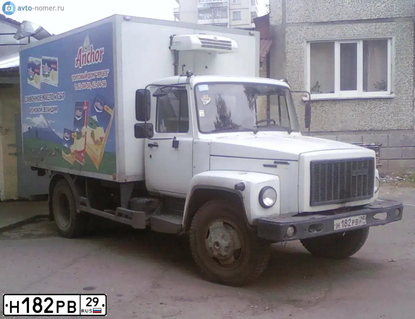Фото автомобиля GAZ 3309, 2008 — госномер Н182РВ29. Цвет: БЕЛЫЙ