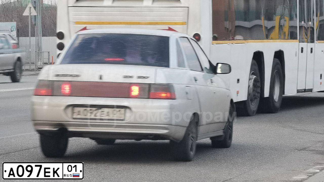 Фото автомобиля MERCEDES S-KLASSE, 1995 — госномер М900ОН77. Цвет: Белый