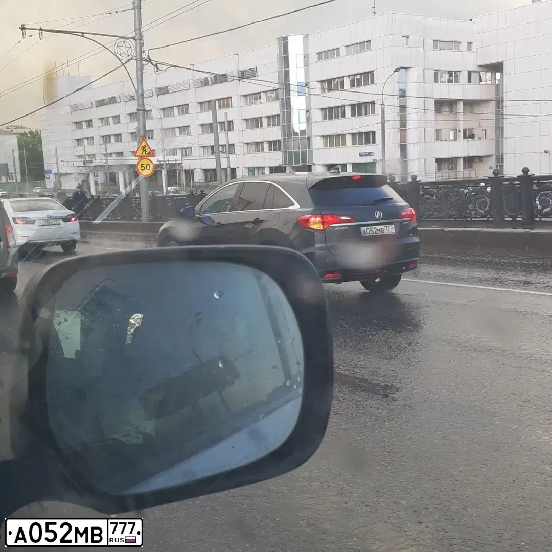 Фото автомобиля ACURA RDX, 2014 — госномер А052МВ777. Цвет: СЕРЫЙ ТЕМНЫЙ