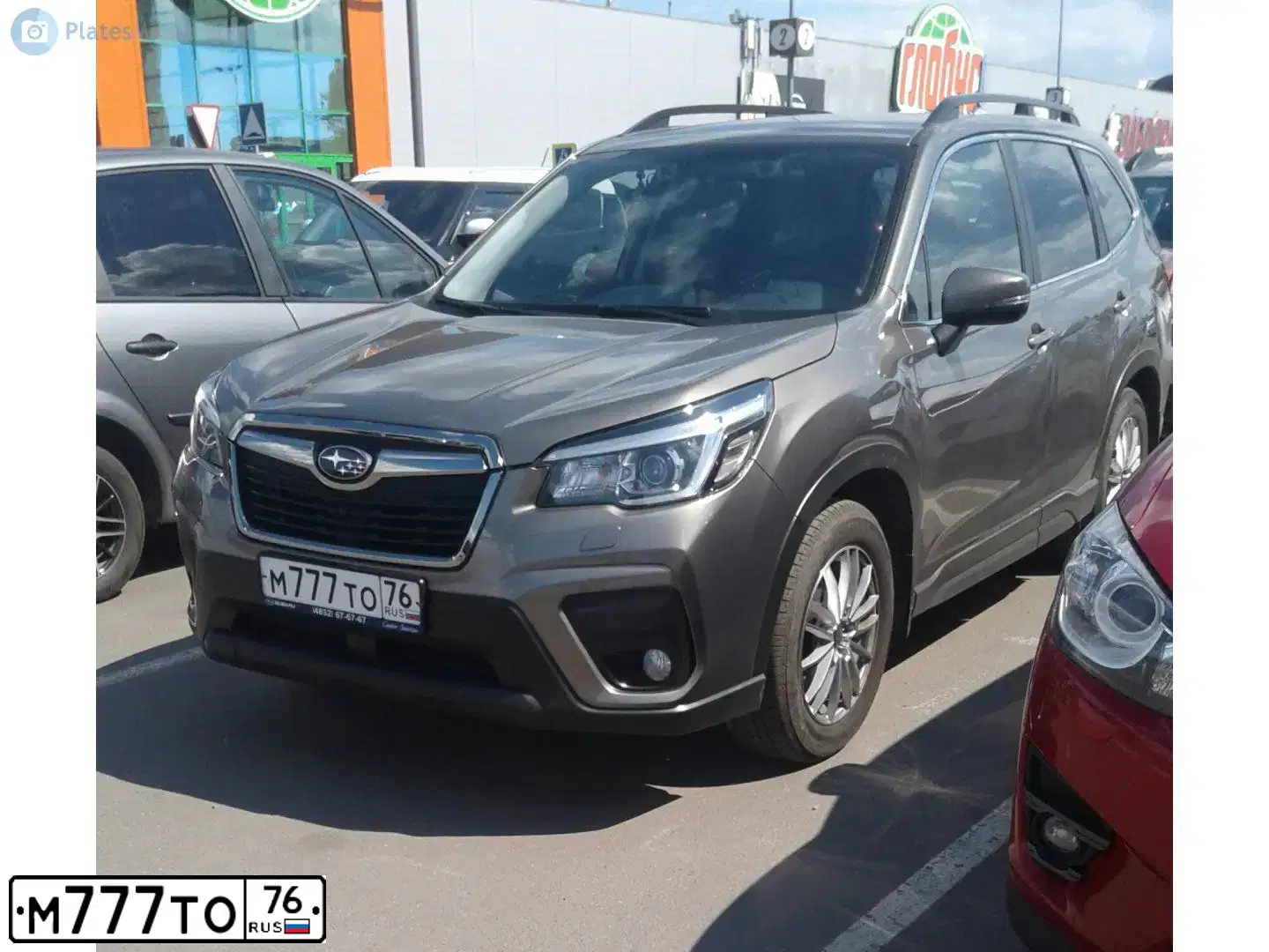 Фото автомобиля SUBARU FORESTER, 2018 — госномер М777ТО76. Цвет: СЕРО-БЕЖЕВЫЙ